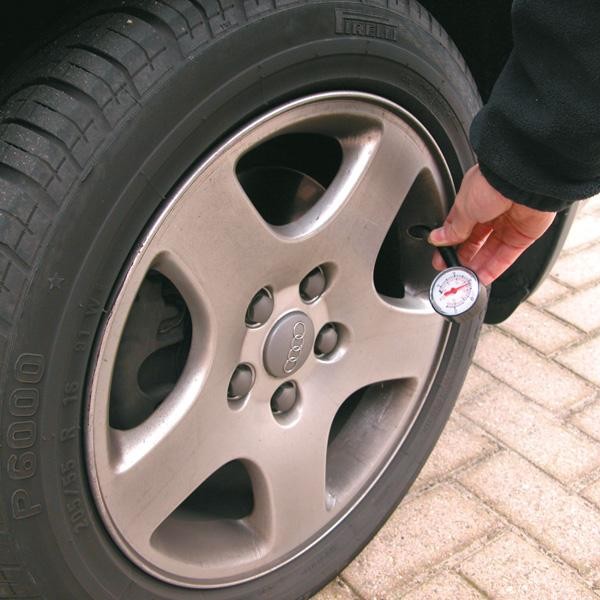 0623403 CARPOINT Manomètre de pression des pneus Champ de mesurede: 0.5bar,  Plage de mesure jusqu'à: 3.5bar 0623403 ❱❱❱ prix et expérience