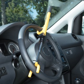 Lenkradkrallen & Lenkradschlösser günstig online » Autozubehör für den  Innenraum für dein Auto