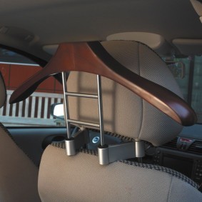 Auto Auto Kopfstützen Aufhänger - Kleideranzug und Jackenhalter für Auto