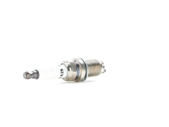 Spark Plug Electrode Gap: 0,9mm with OEM Number 12 12 9 064 619