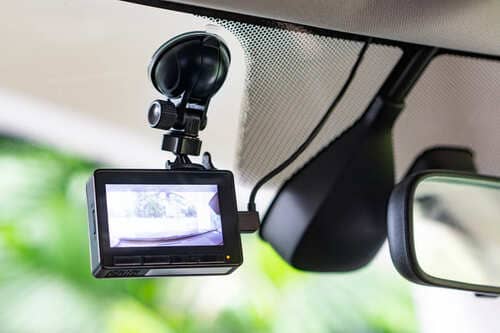 Achteruitrijcamera aansluiten
