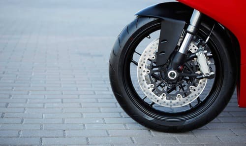 Cross-ply or radial tyres for motorbikes
