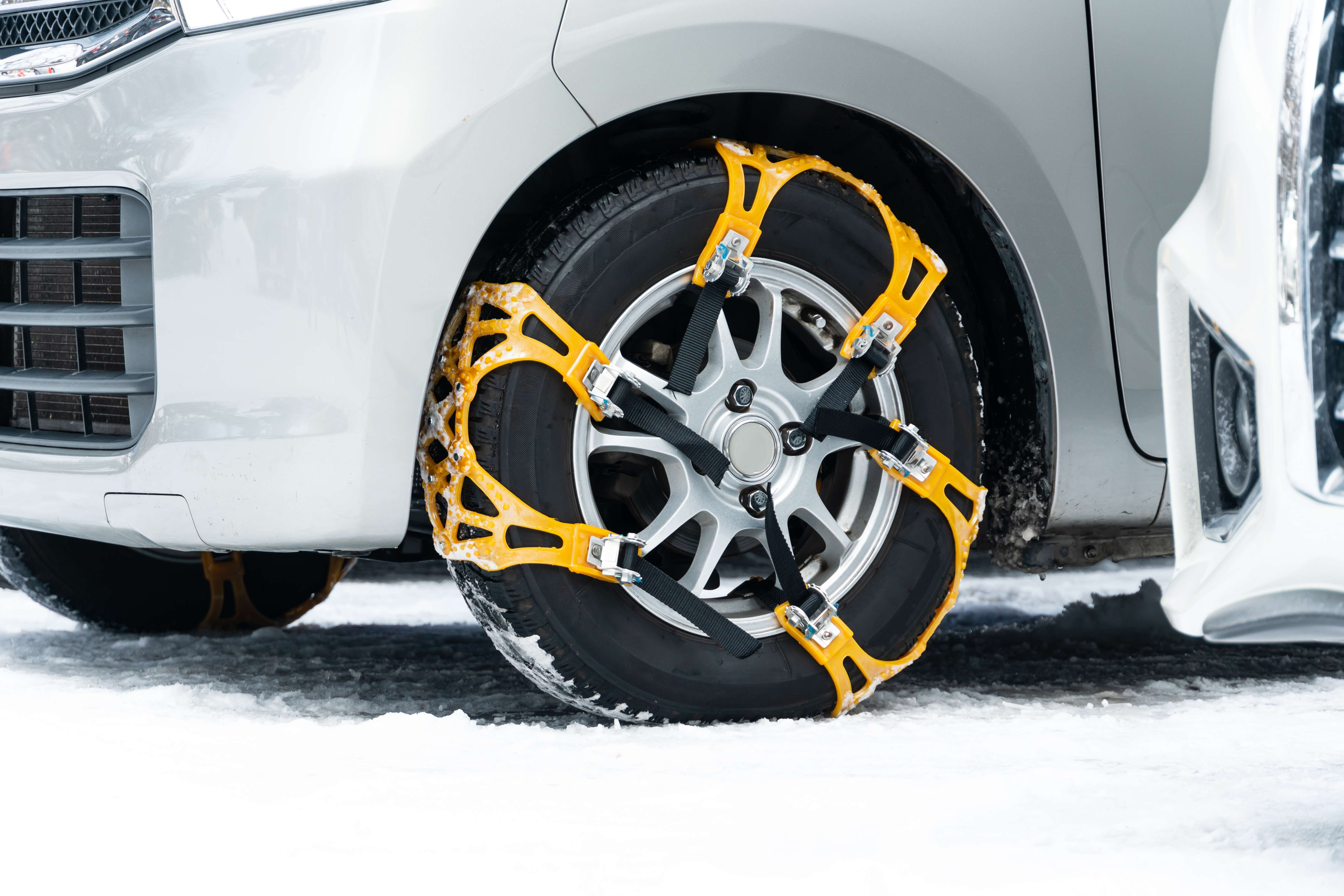 Pero, como ocurre con los neumáticos de invierno, el uso de cadenas para el coche también tiene sus desventajas: